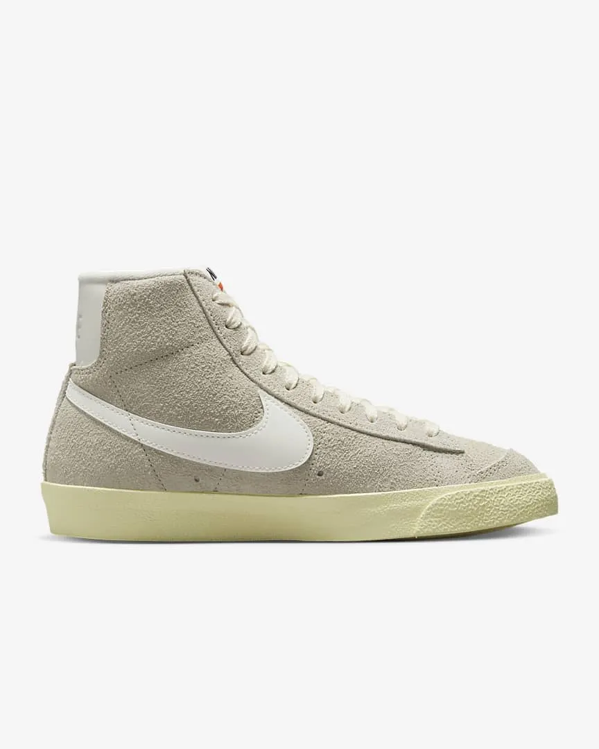 Women's Nike Blazer Mid '77 Vintage Light Bone Sail Alabaster DV7006-001